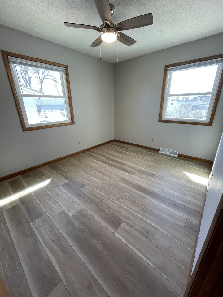 975 W 9th Ave #NA - Photo 6 of 11