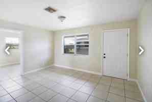 featured image of 698 Sw 4th St #4