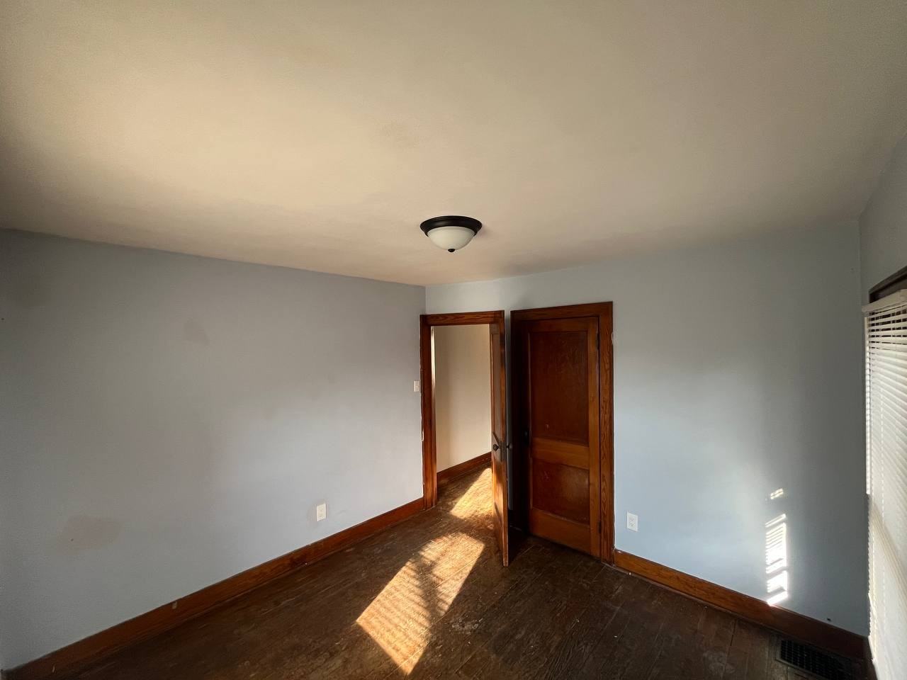 Clark Street #240-5 - Photo 5 of 11