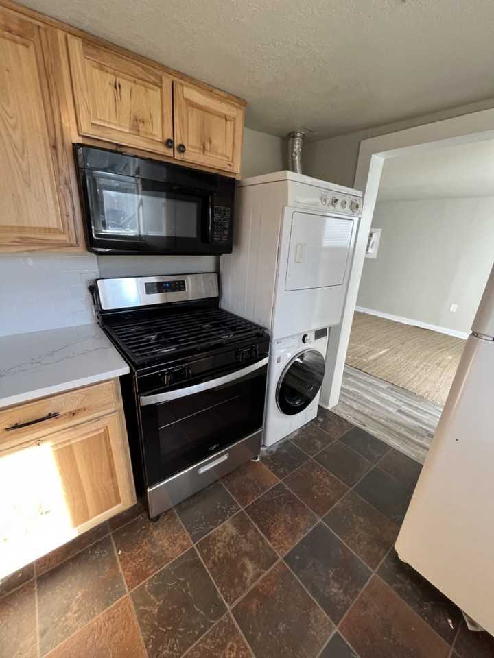 2816 Benton St #1-2 - Photo 6 of 15