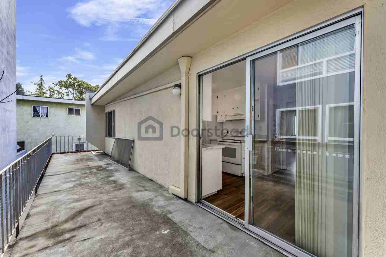 2000 Damuth St #5 - Photo 3 of 41