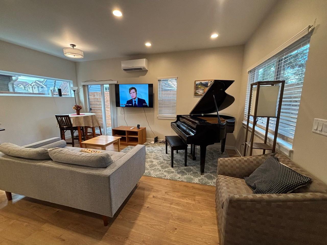 14337 Roslyn Pl N #NA - Photo 4 of 11