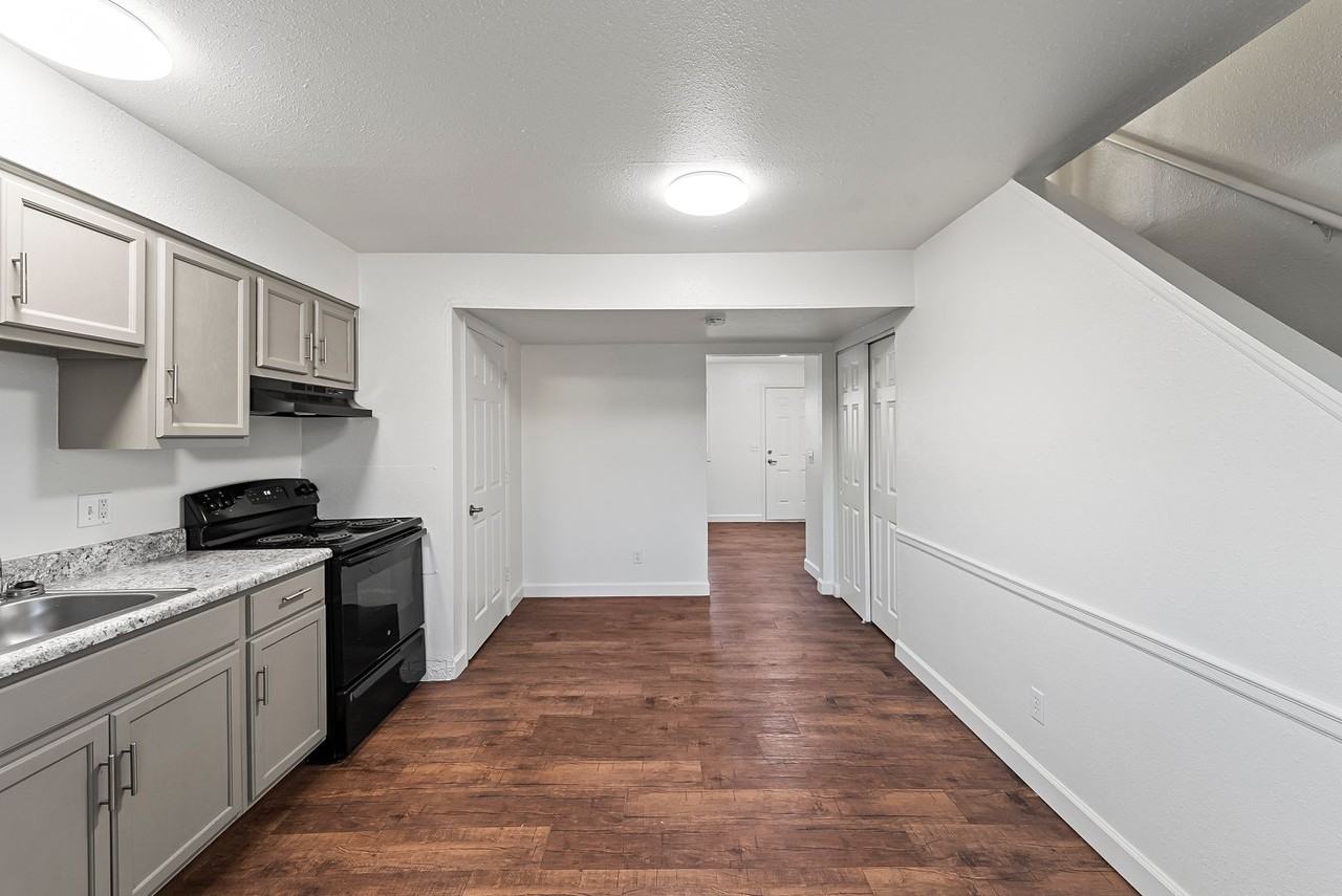 Metro Apartments at Granite City - Photo 7 of 40