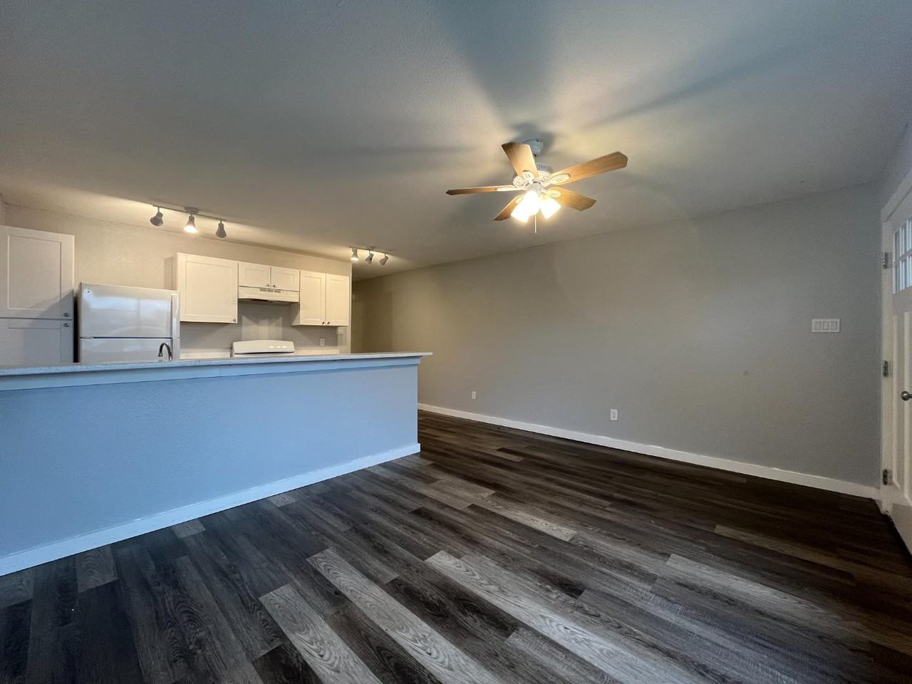 428 Agnes Drive - Photo 3 of 10