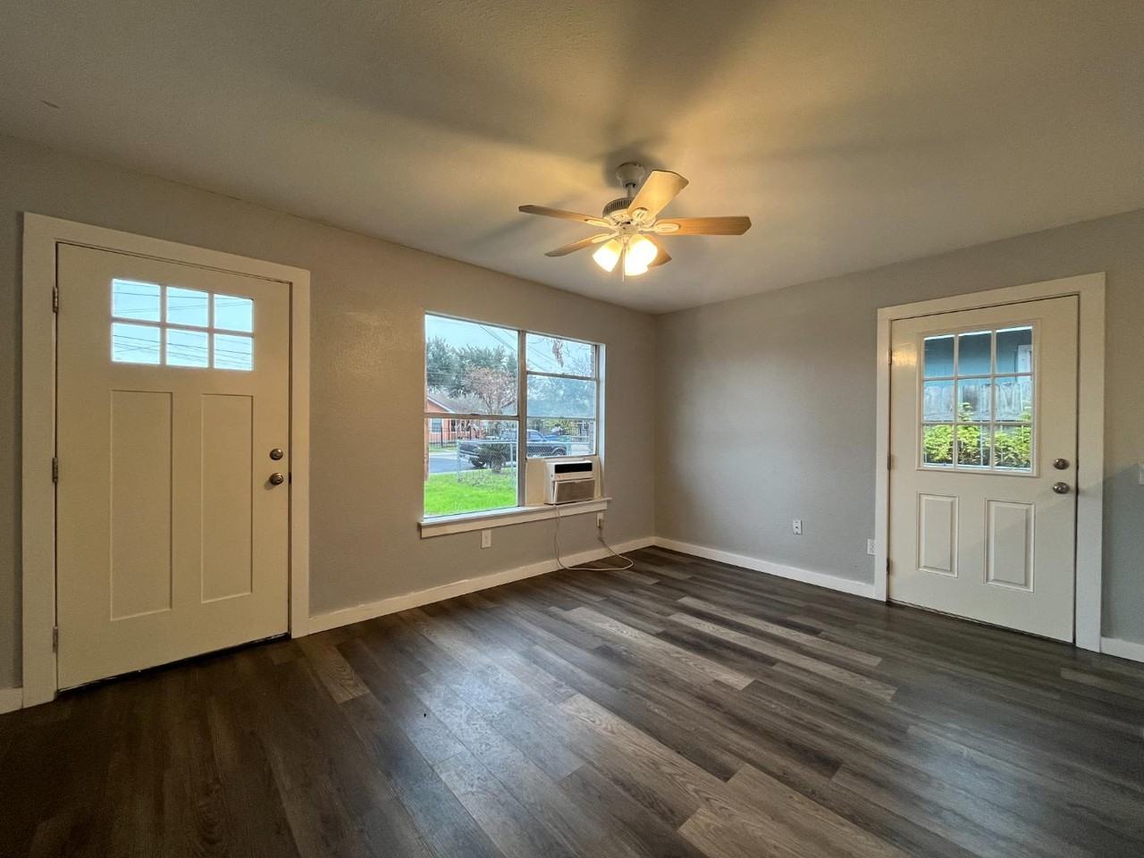 428 Agnes Drive - Photo 4 of 10