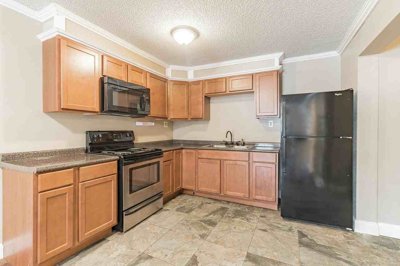 Destin Apartments - Photo 2 of 10