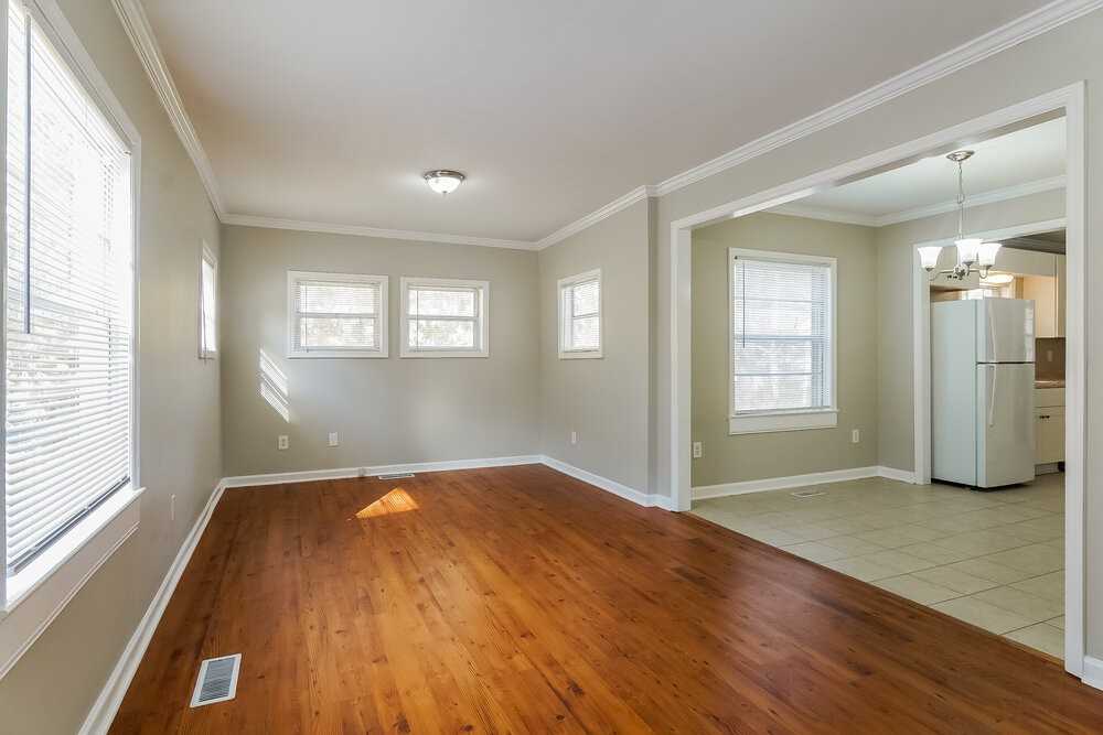 215 Ridgeway Rd - Photo 4 of 16