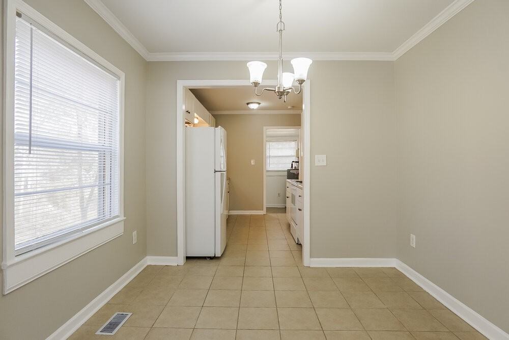 215 Ridgeway Rd - Photo 6 of 16