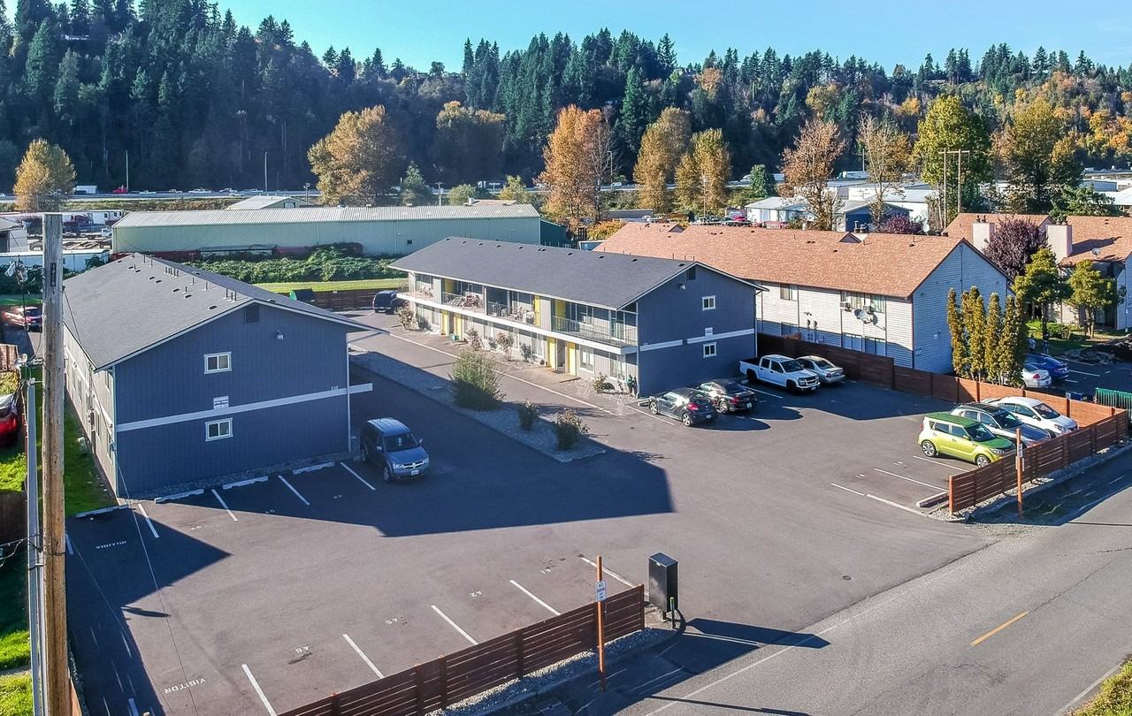 The Arbors in Pacific - Photo 2 of 18