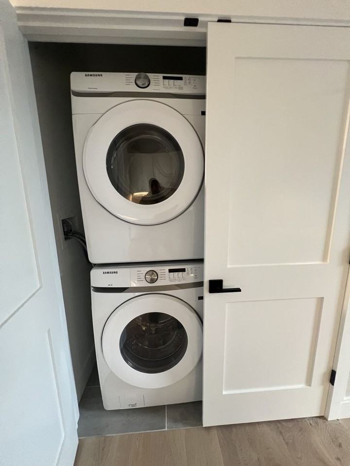 159 Everett St - Photo 3 of 22