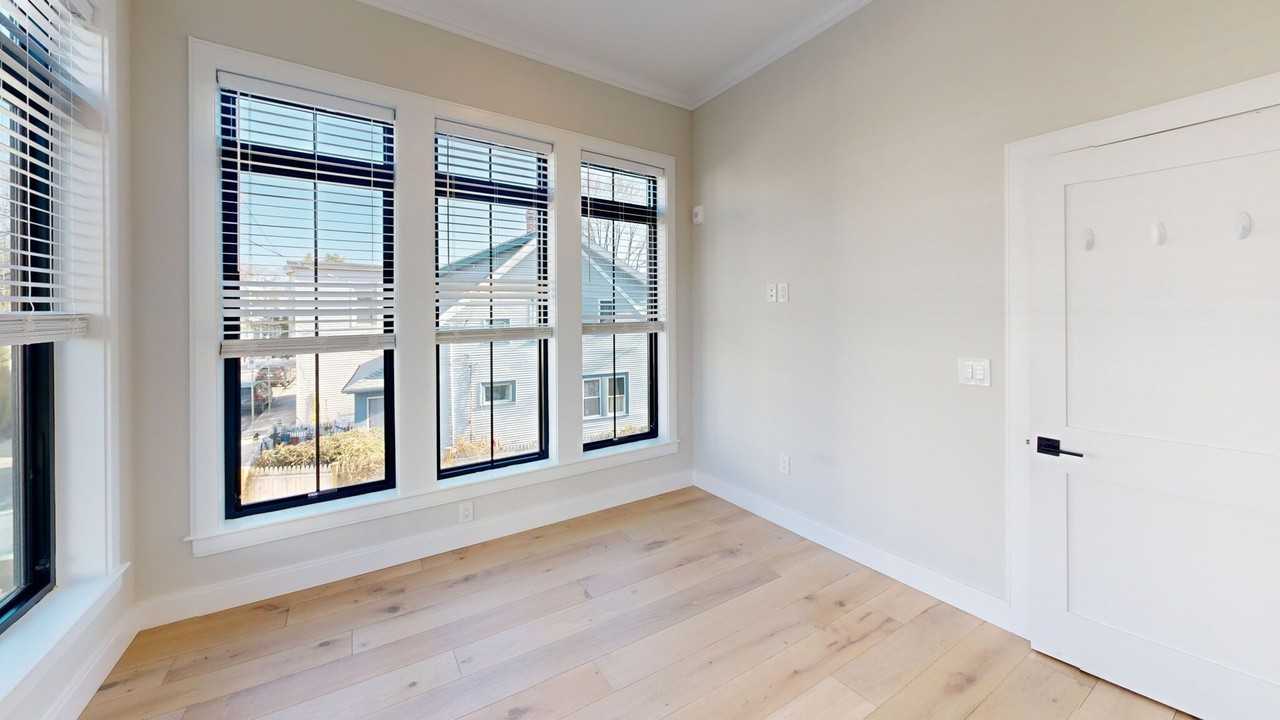 159 Everett St - Photo 7 of 23