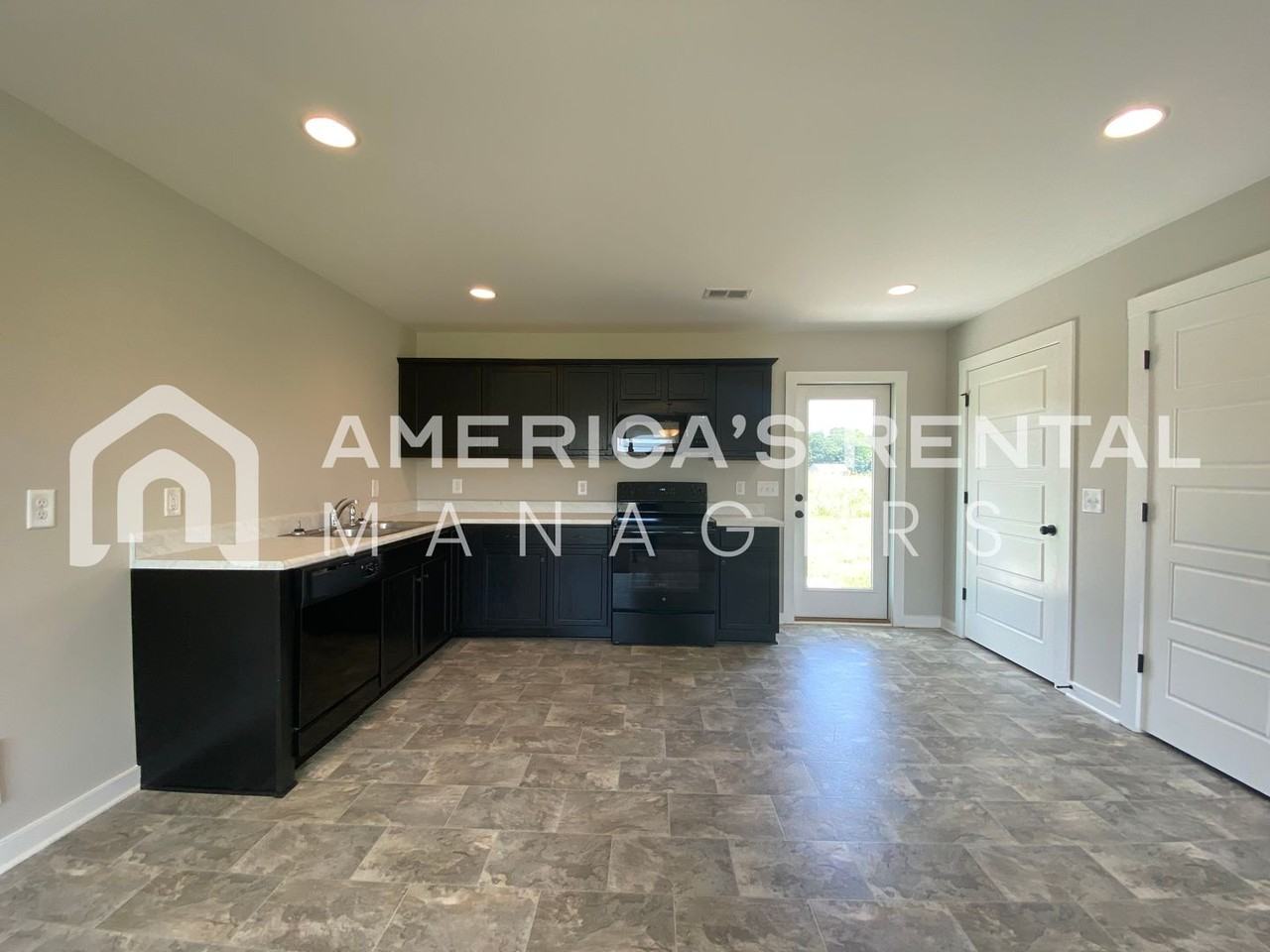 145 Sunlight Cir - Photo 5 of 18