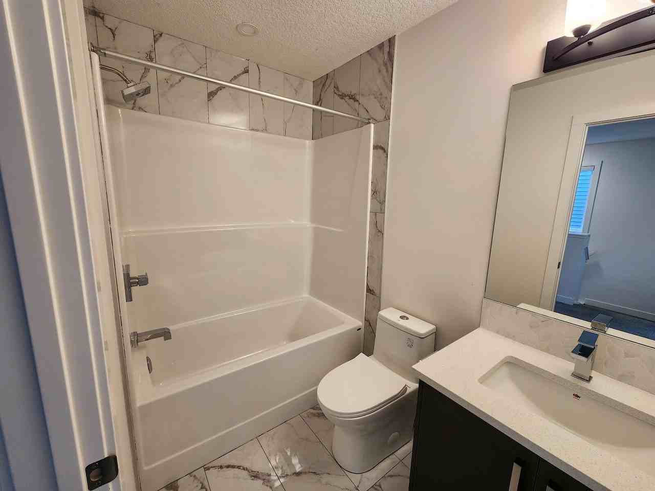 249 Midgrove Mews Sw - Photo 2 of 24