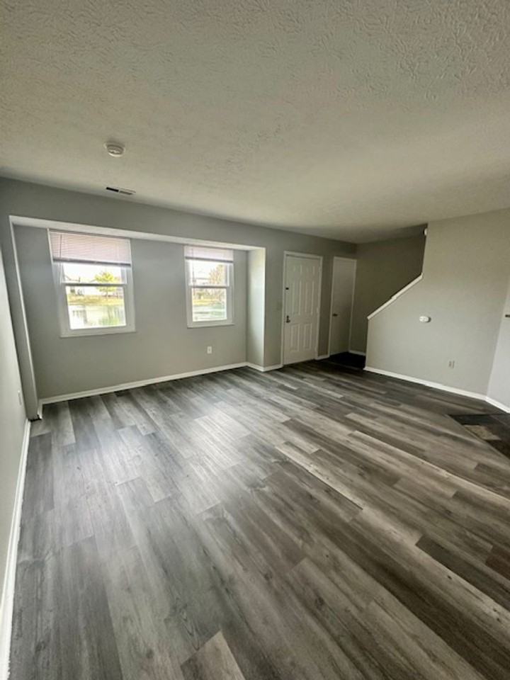 Westerville 2BR/1.5BA Townhouse - Photo 2 of 12