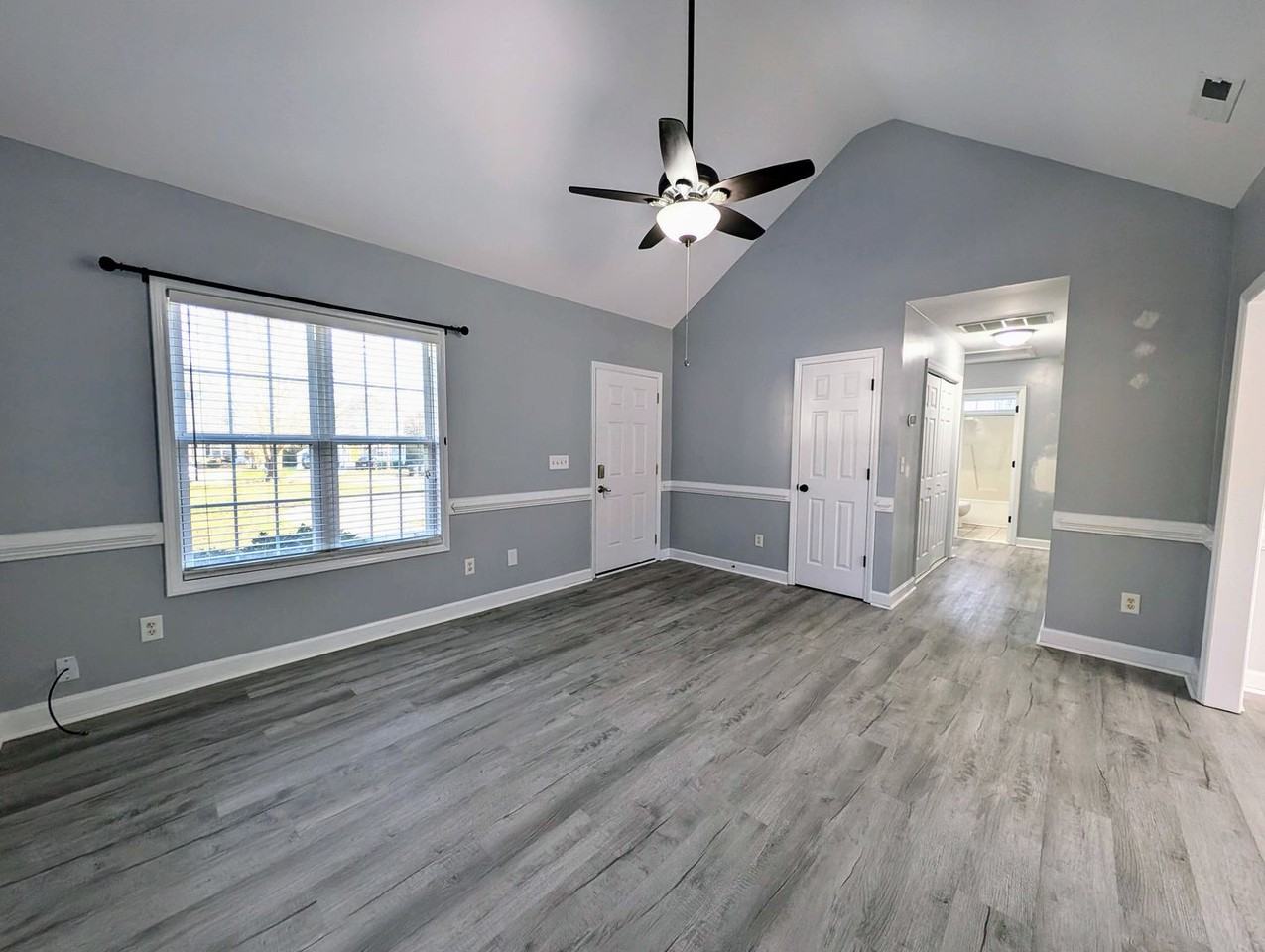 102 Cottage Ct - Photo 3 of 18