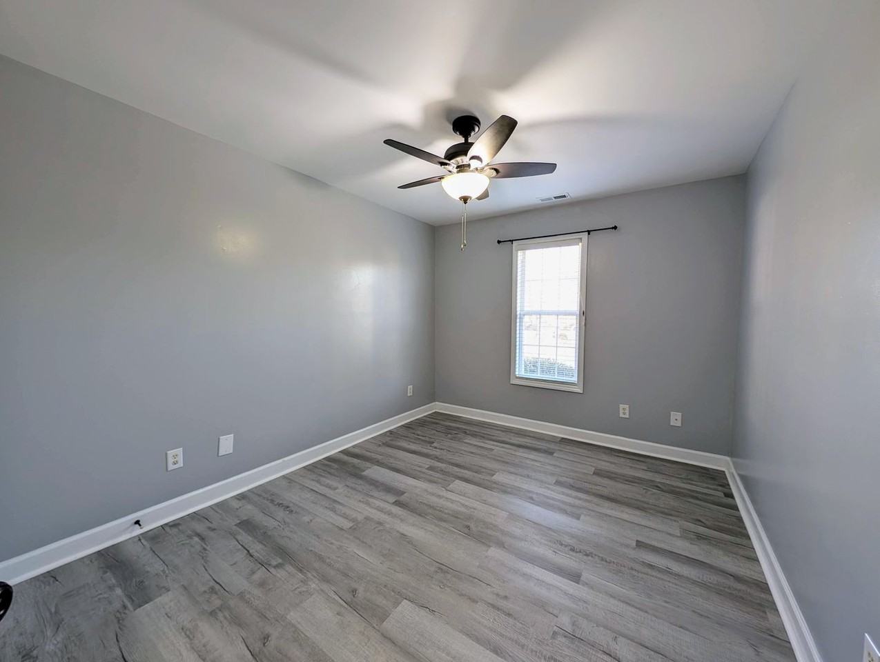 102 Cottage Ct - Photo 6 of 18