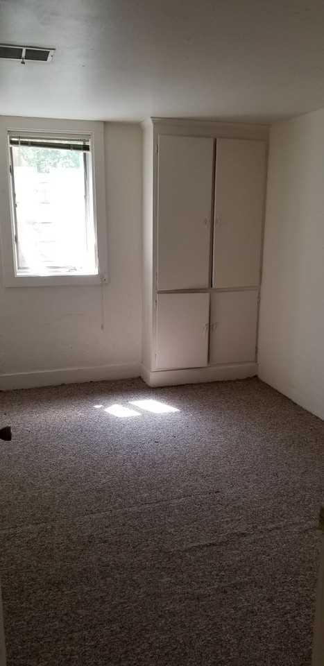 1803 Hill St - Photo 7 of 12