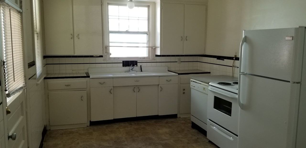 1803 Hill St - Photo 6 of 12