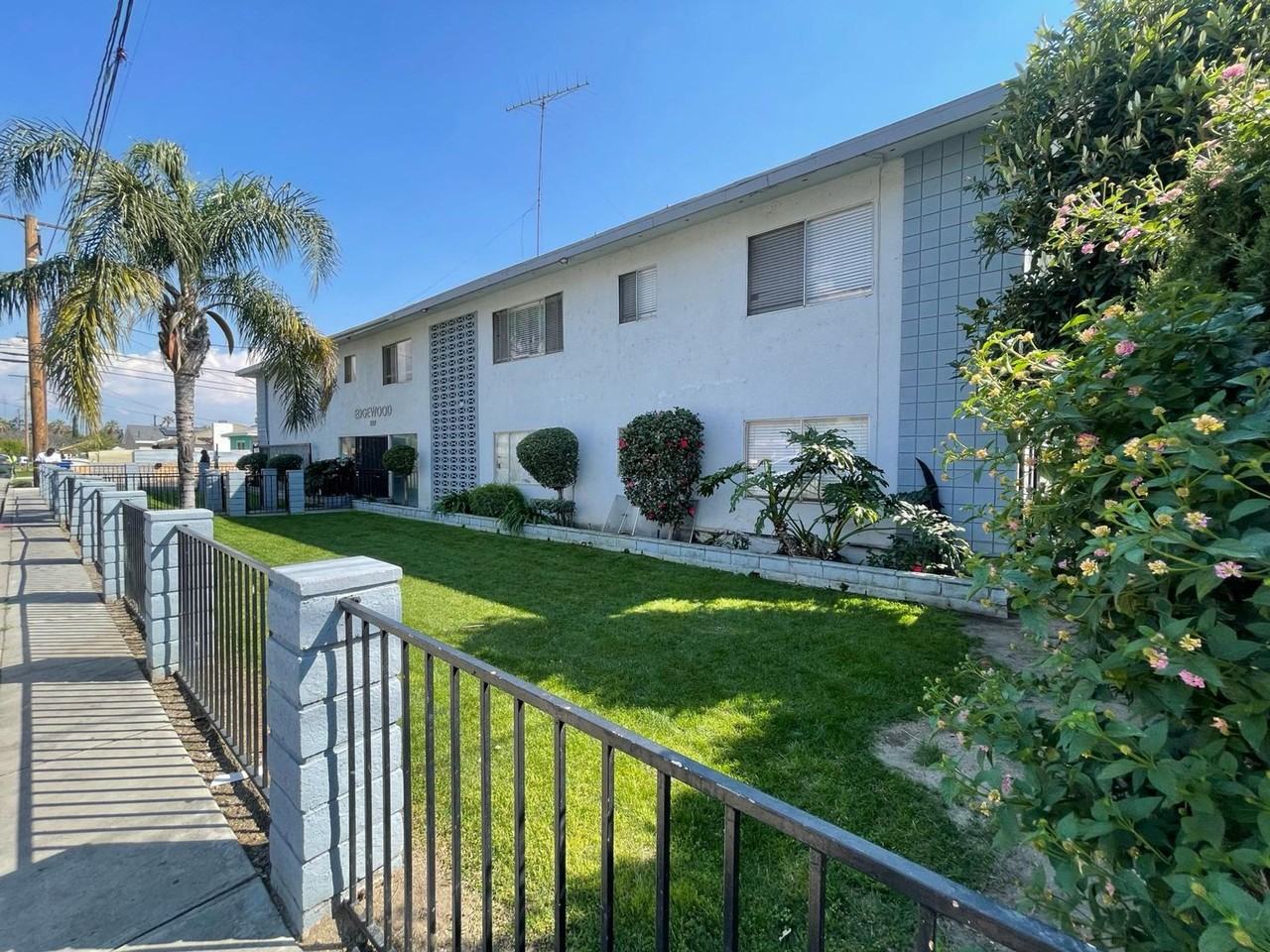 Section - Photo 4 of 5