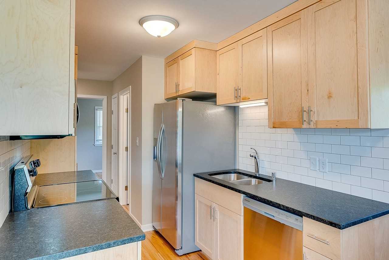 2505 Edgcumbe Rd - Photo 3 of 21