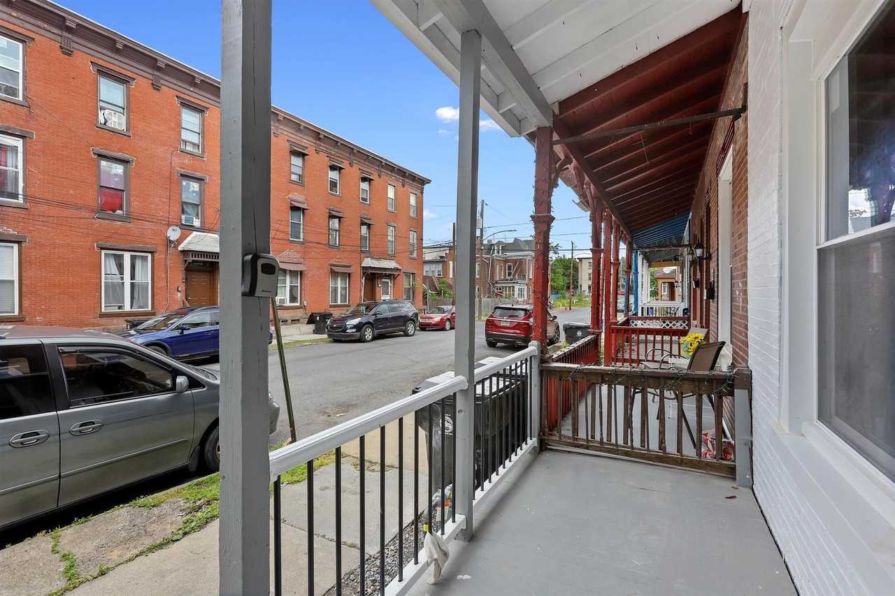 1203 Chestnut St - Photo 2 of 23