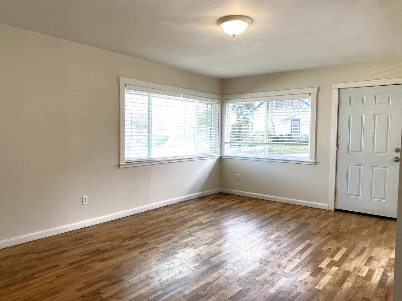 1307 Trevitt St - Photo 2 of 14