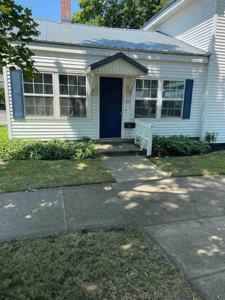 211 Erie St - Photo 2 of 4