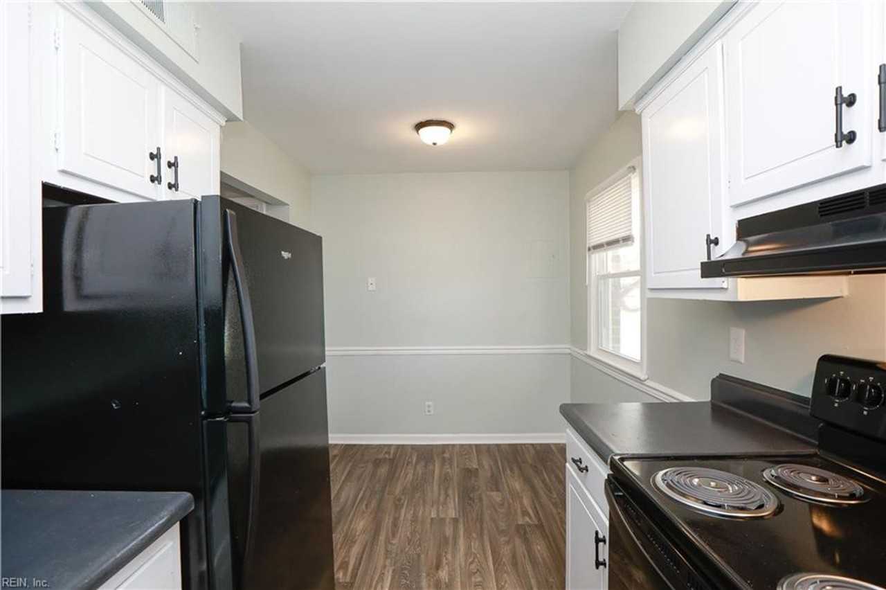 2707 Azalea Garden Road - Photo 6 of 36