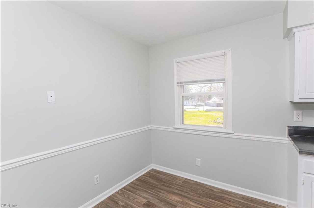 2707 Azalea Garden Road - Photo 7 of 36