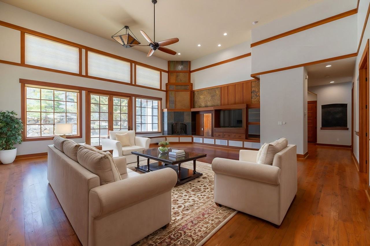 5755 Florimont Ct - Photo 3 of 44