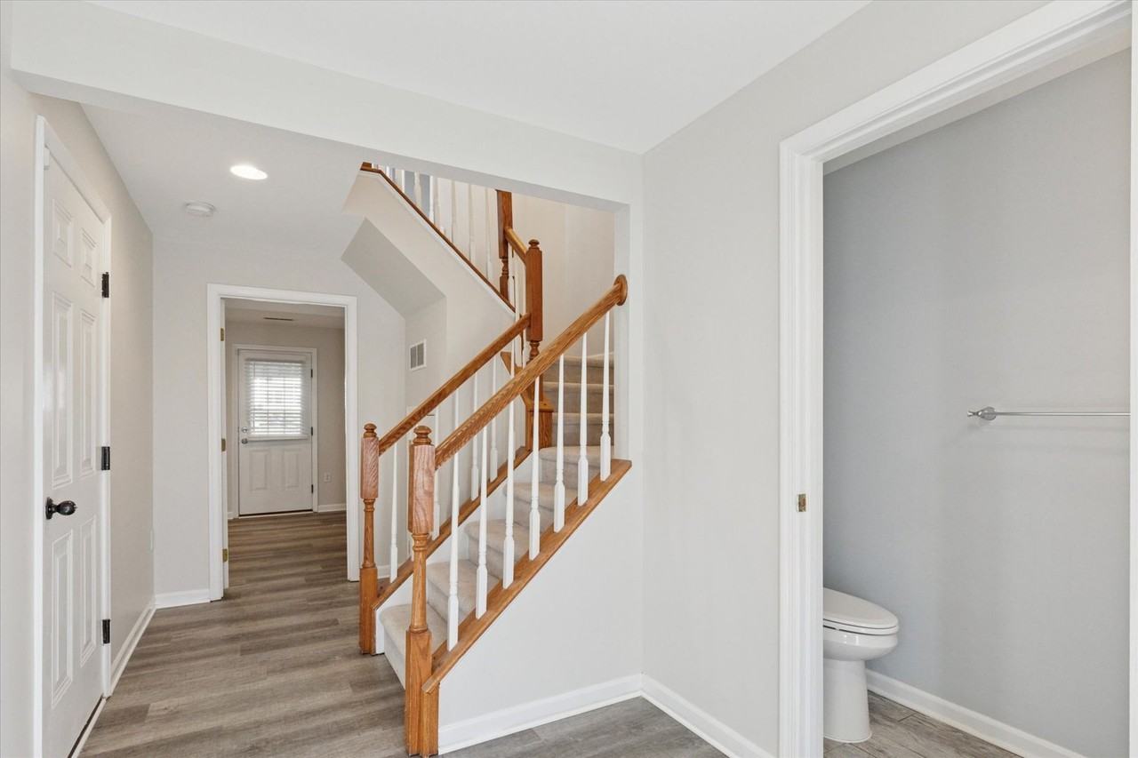 111 Larose Dr - Photo 3 of 30