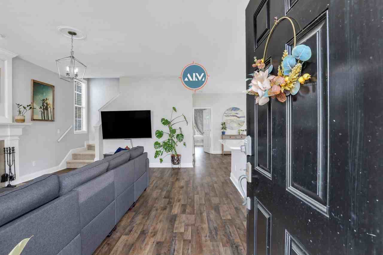 203 University Pkwy - Photo 3 of 40