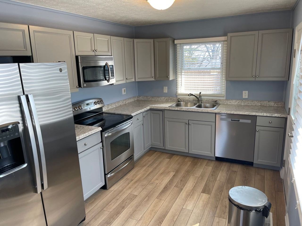 1108 Riverton Dr - Photo 2 of 14