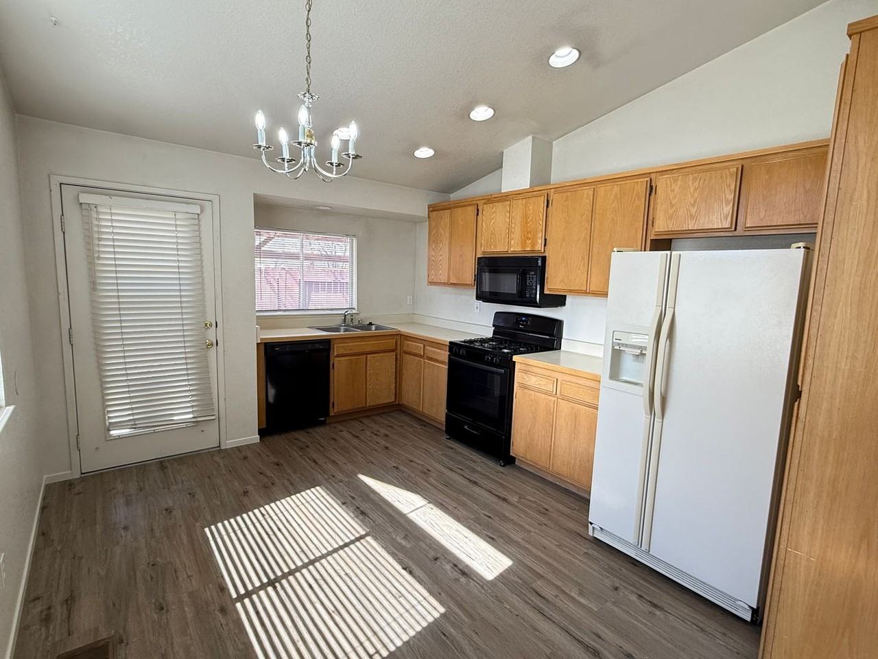 7607 Water View Way - Photo 5 of 13