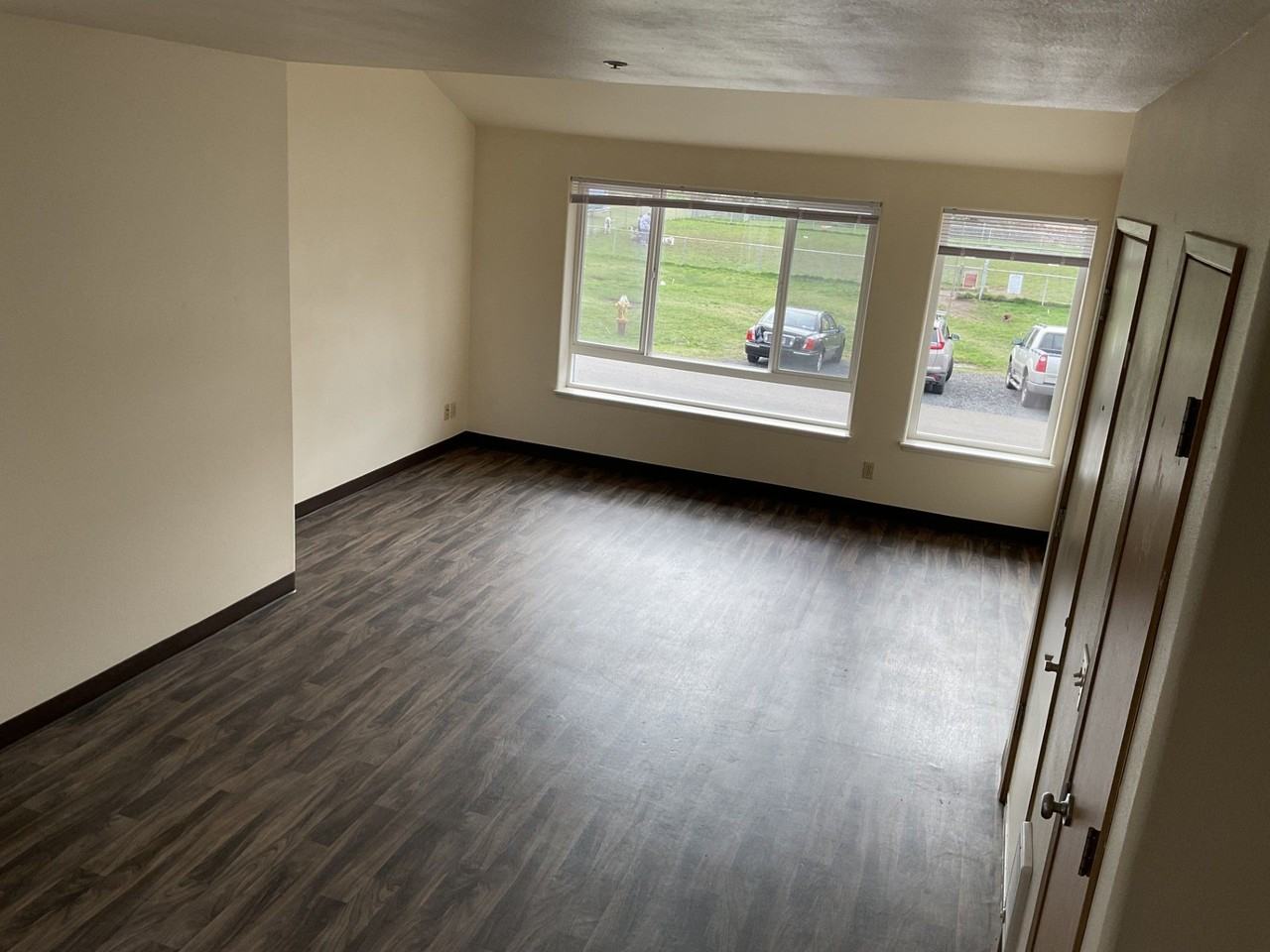 Newport North & South Apts/Condo - Photo 4 of 9