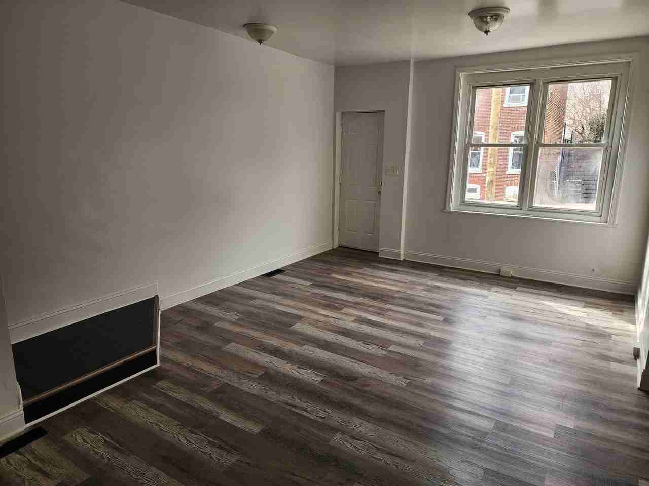 1225 W 3rd St - Photo 3 of 18