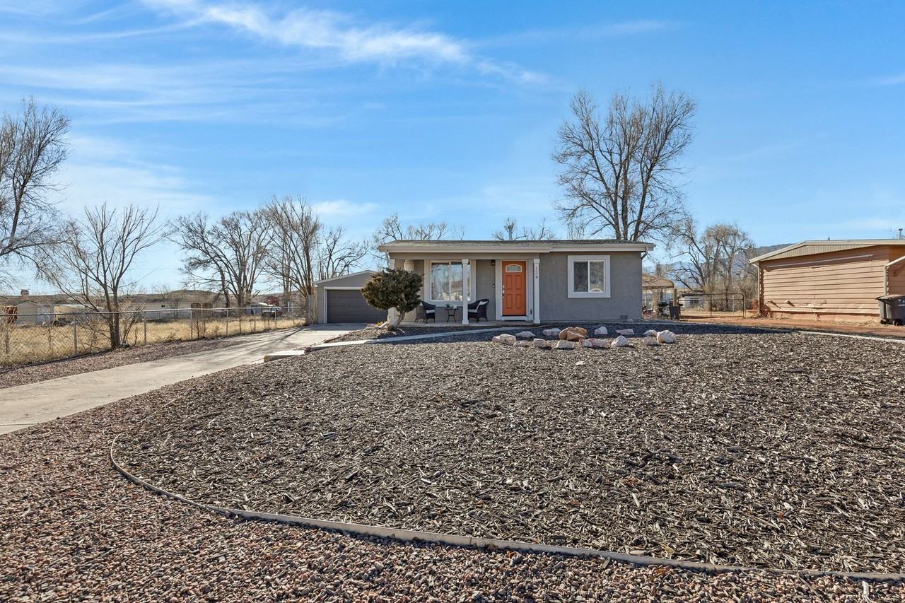 128 Security Blvd - Photo 2 of 12