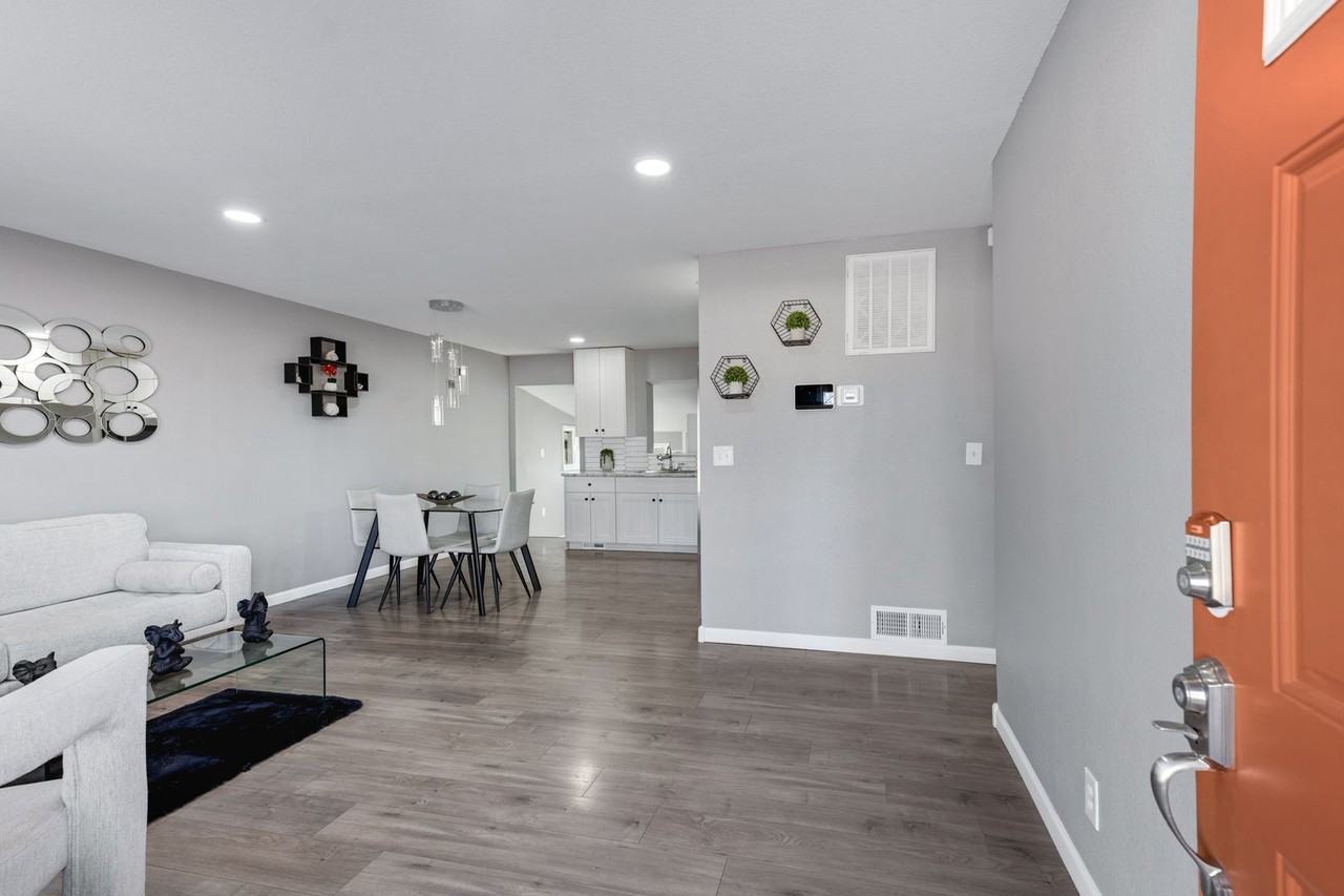 128 Security Blvd - Photo 4 of 12
