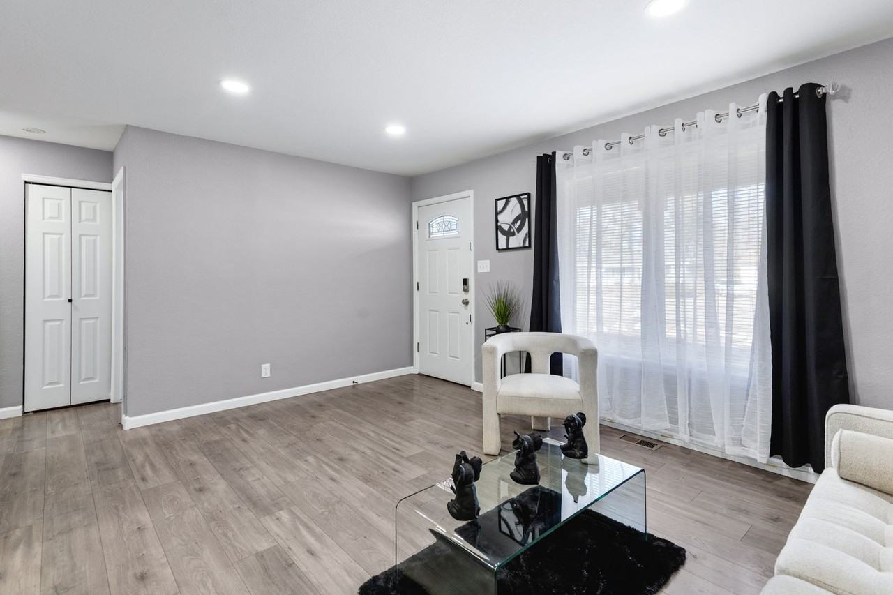 128 Security Blvd - Photo 5 of 12