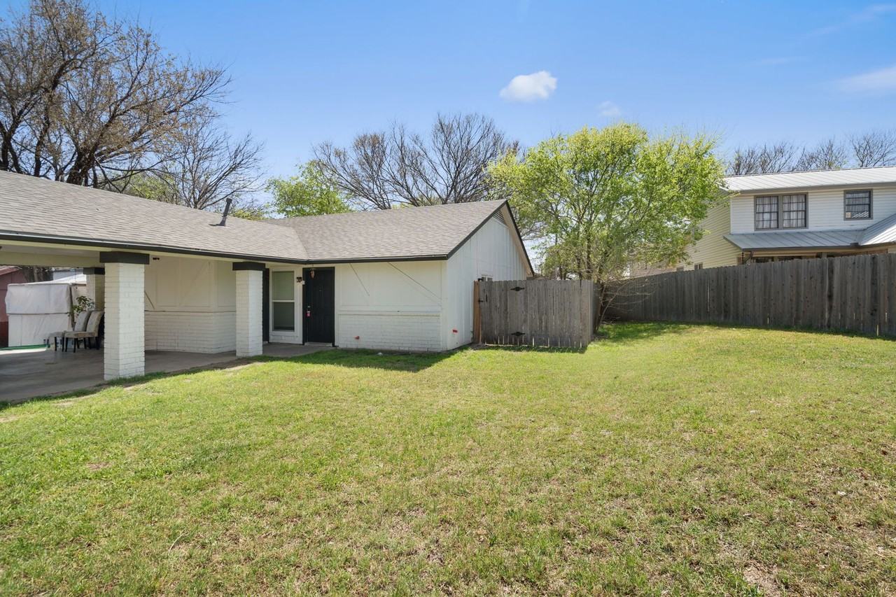 9616 Point Vista Pl - Photo 3 of 22