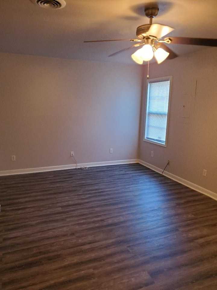 2505 Douglas Dr - Photo 3 of 20