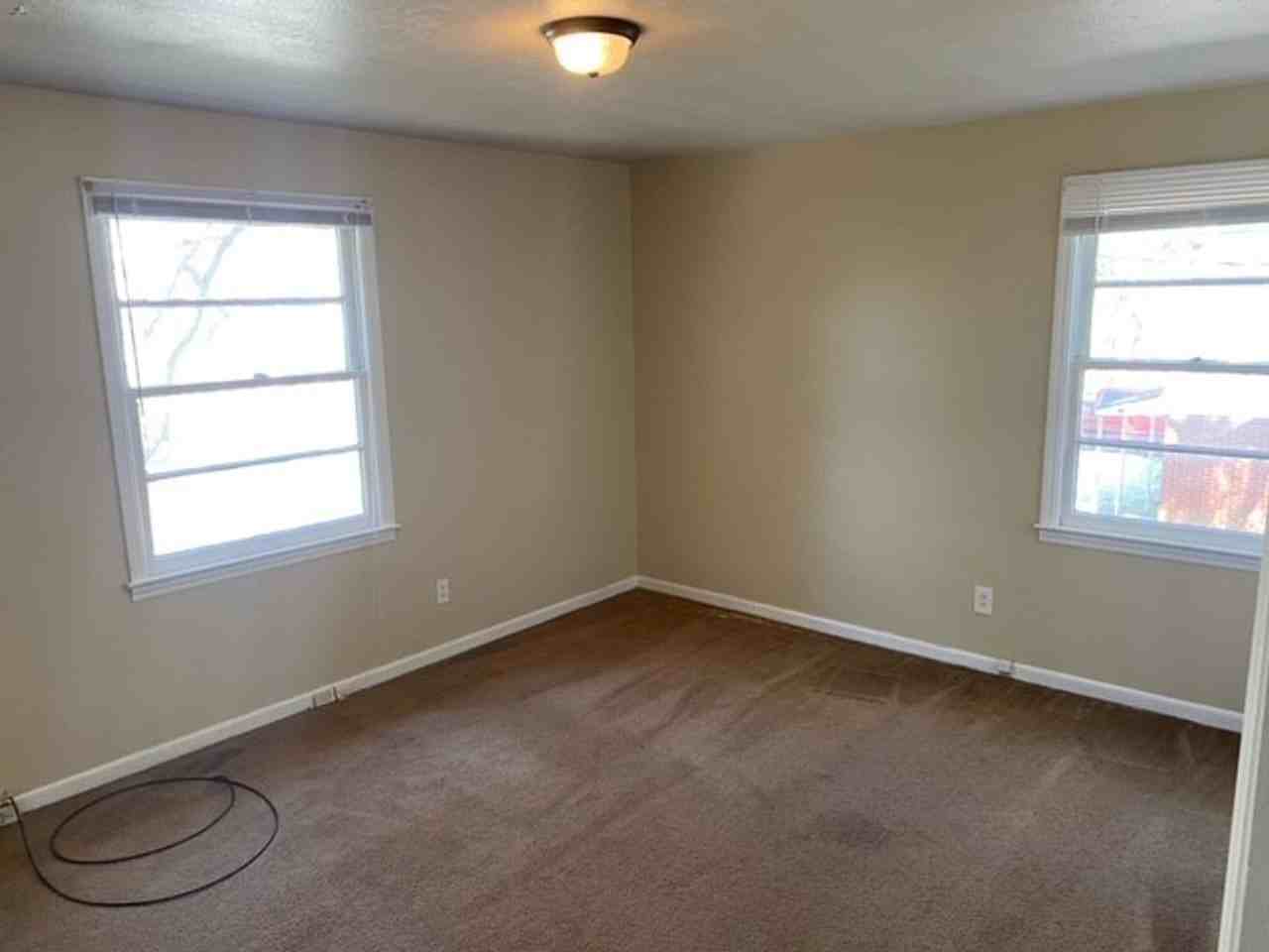 207 1/2 W Force St - Photo 3 of 6