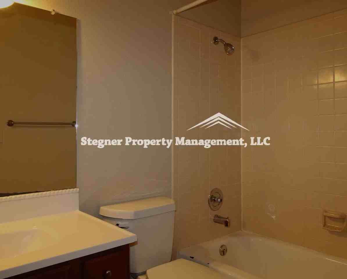 1024 Strachan Dr - Photo 2 of 18