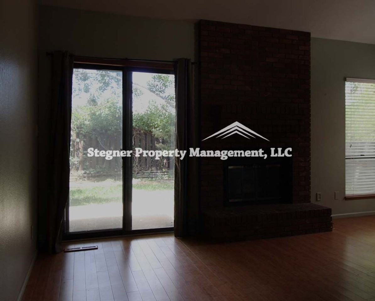 1024 Strachan Dr - Photo 7 of 18