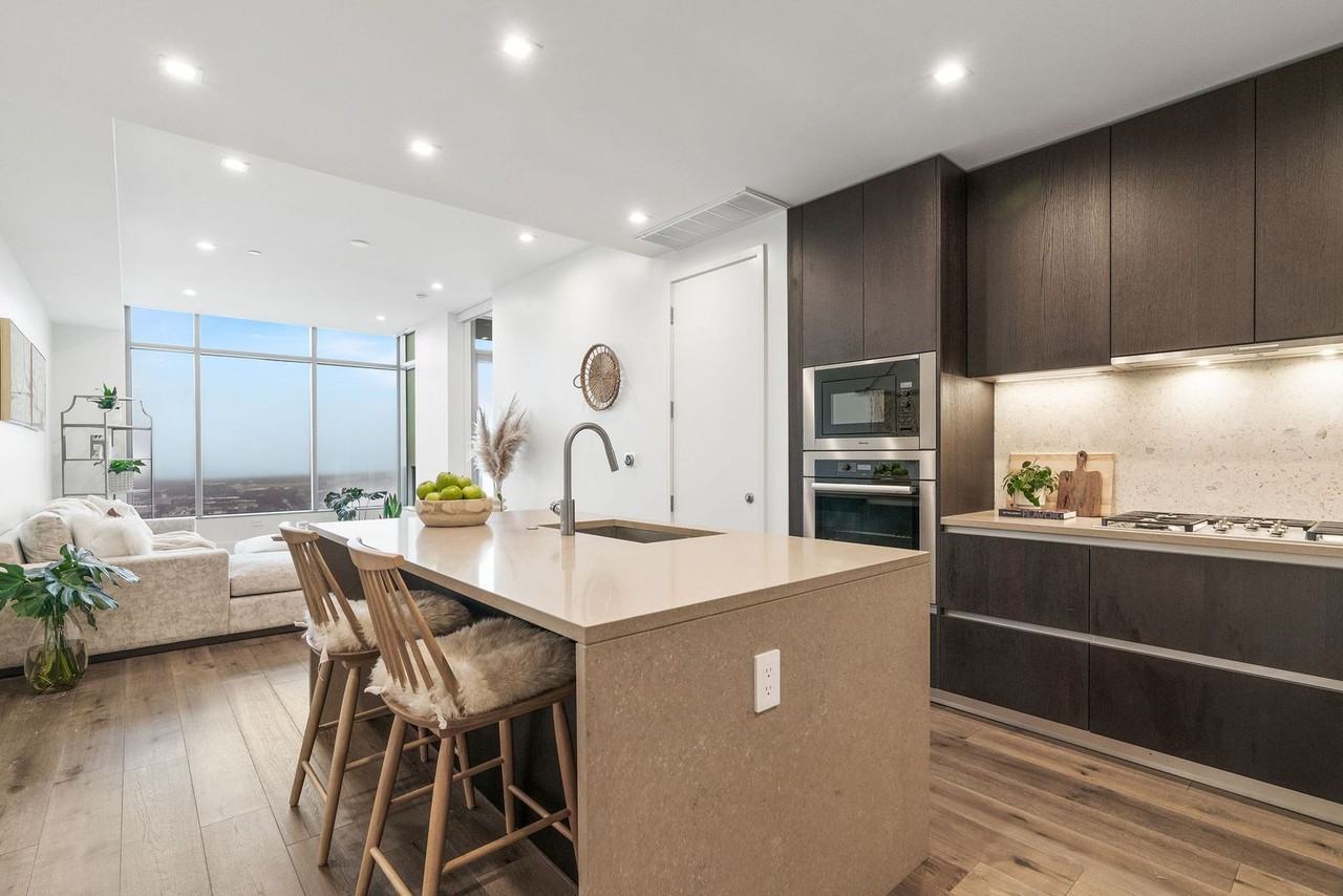 501 West Ave - Photo 2 of 38