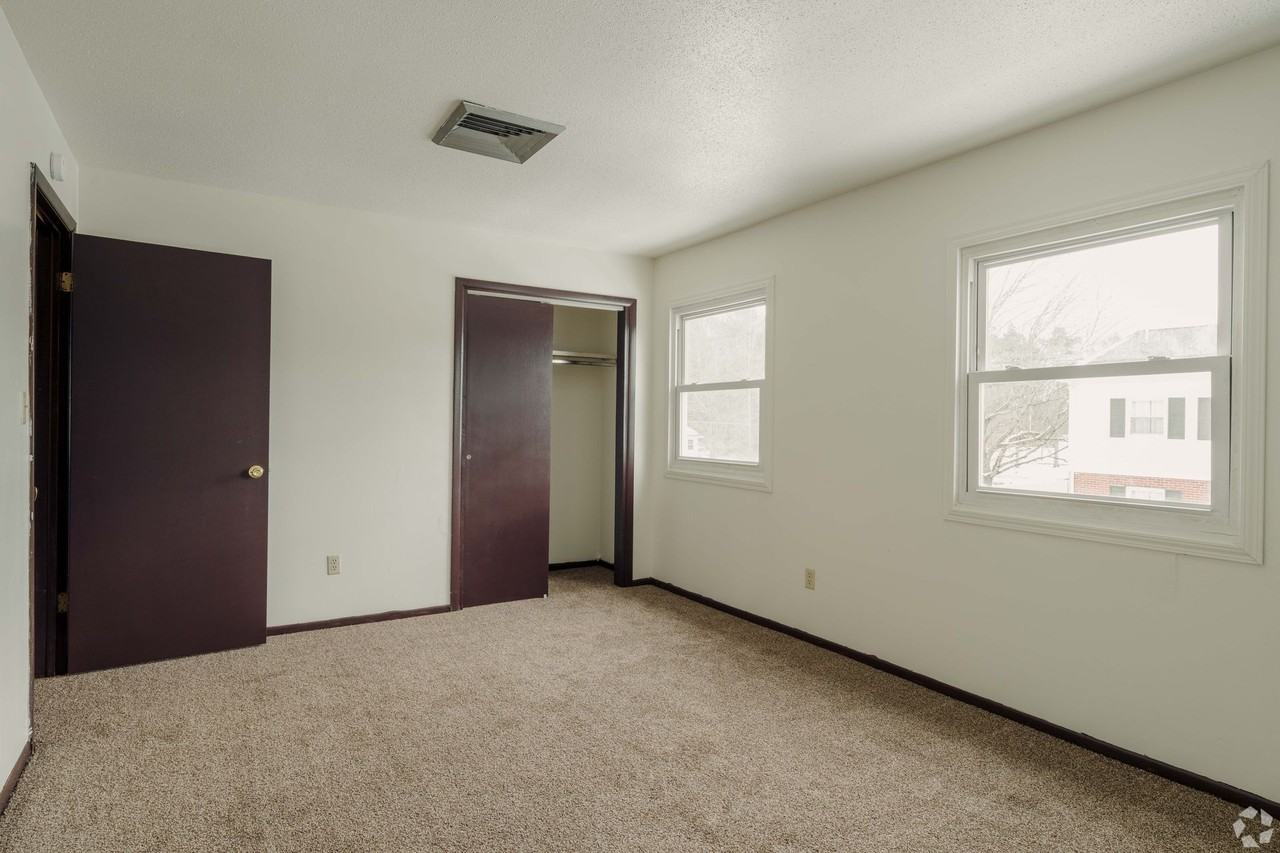 203 Dundon Road - Photo 5 of 7