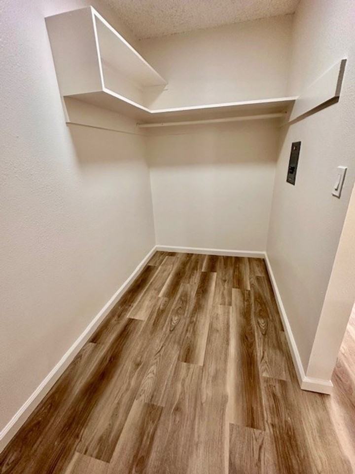 974 Thomas Ave #3 - Photo 6 of 9