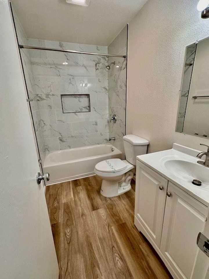 974 Thomas Ave #3 - Photo 5 of 9