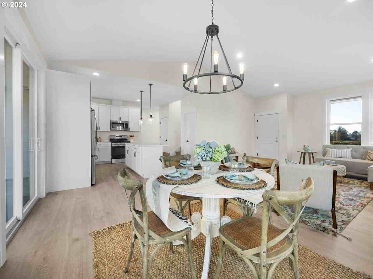 1521 Sunlit Ln - Photo 5 of 33