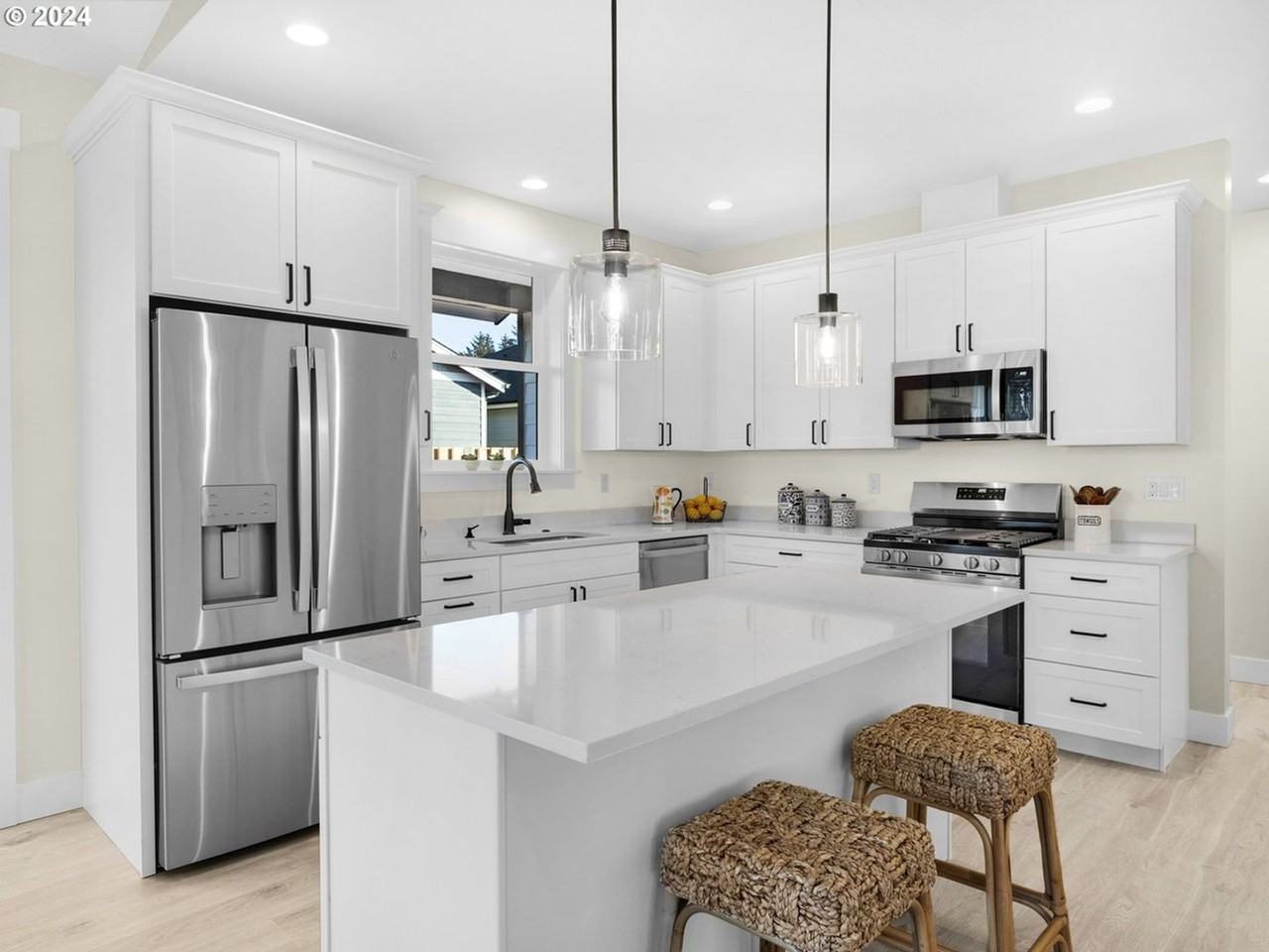 1521 Sunlit Ln - Photo 6 of 33